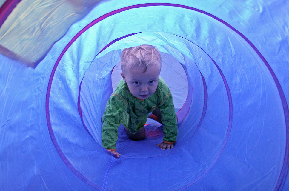 Saku i bl&aring; tunnel